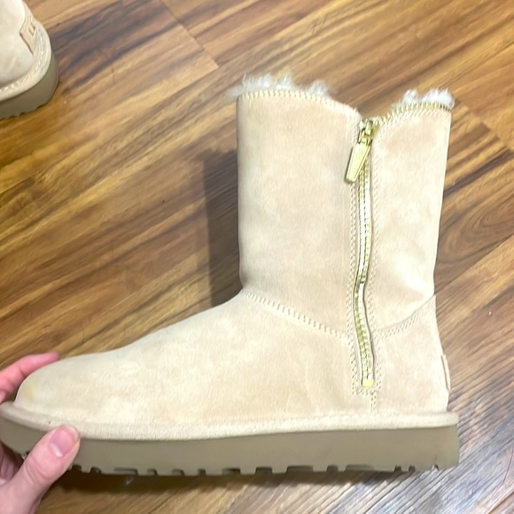 UGG short boots - Picture 3 of 5